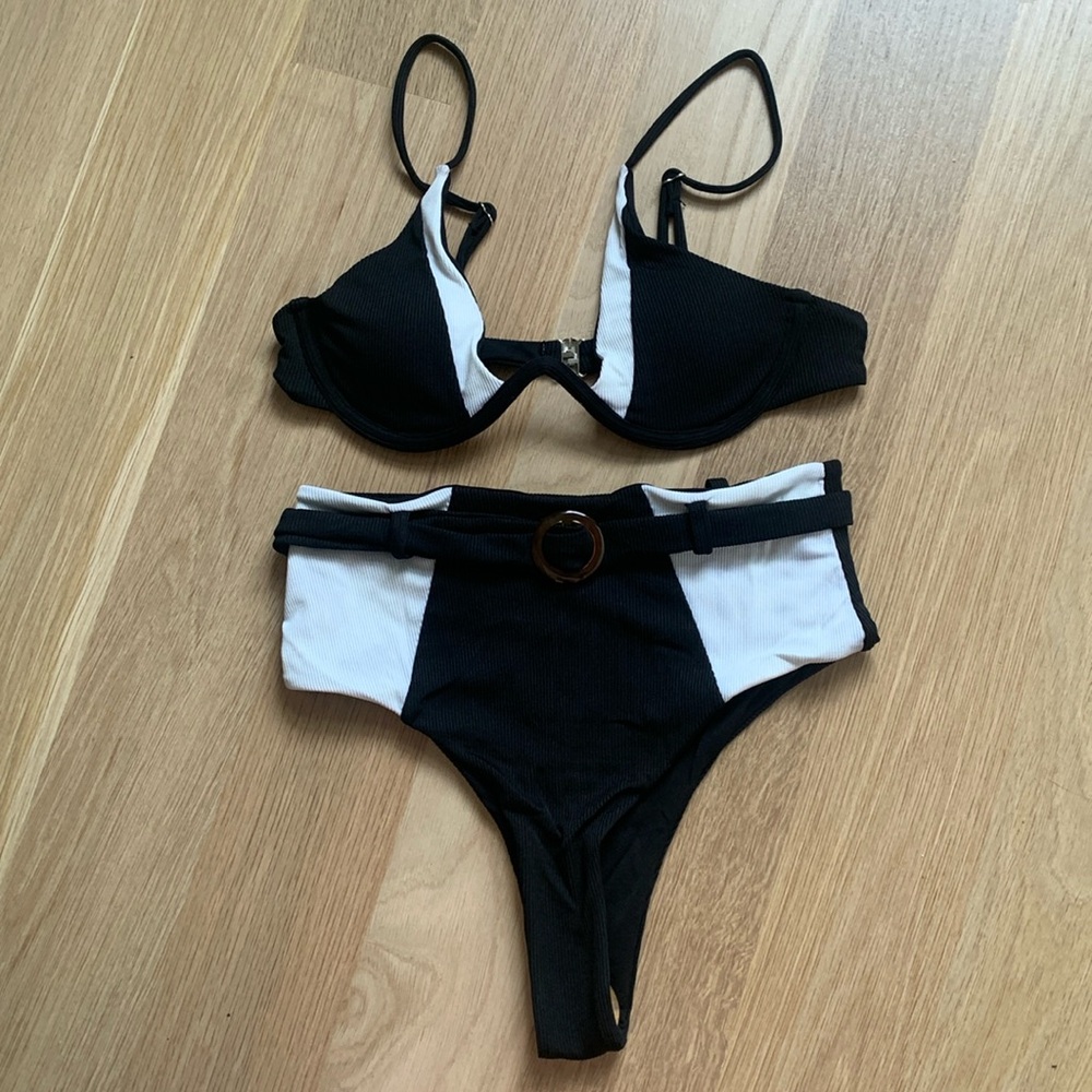 Black and white minimalist bikini with padding high waisted cheeky swimsuit
